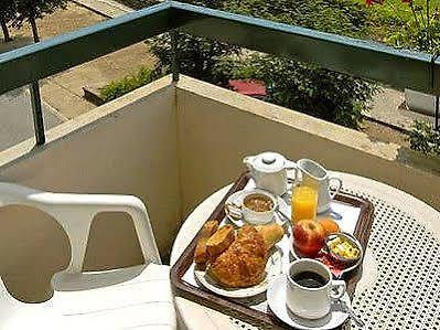 Les Chemins Francis - Modern Hotel Bagnols-les-Bains Buitenkant foto