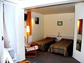 Les Chemins Francis - Modern Hotel Bagnols-les-Bains Buitenkant foto