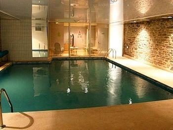 Les Chemins Francis - Modern Hotel Bagnols-les-Bains Buitenkant foto