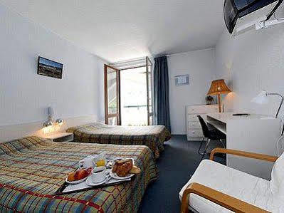 Les Chemins Francis - Modern Hotel Bagnols-les-Bains Buitenkant foto