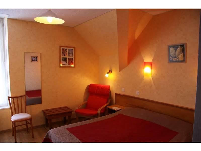 Les Chemins Francis - Modern Hotel Bagnols-les-Bains Buitenkant foto