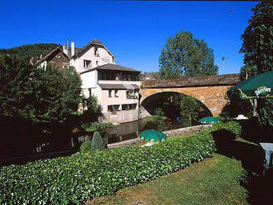 Les Chemins Francis - Modern Hotel Bagnols-les-Bains Buitenkant foto